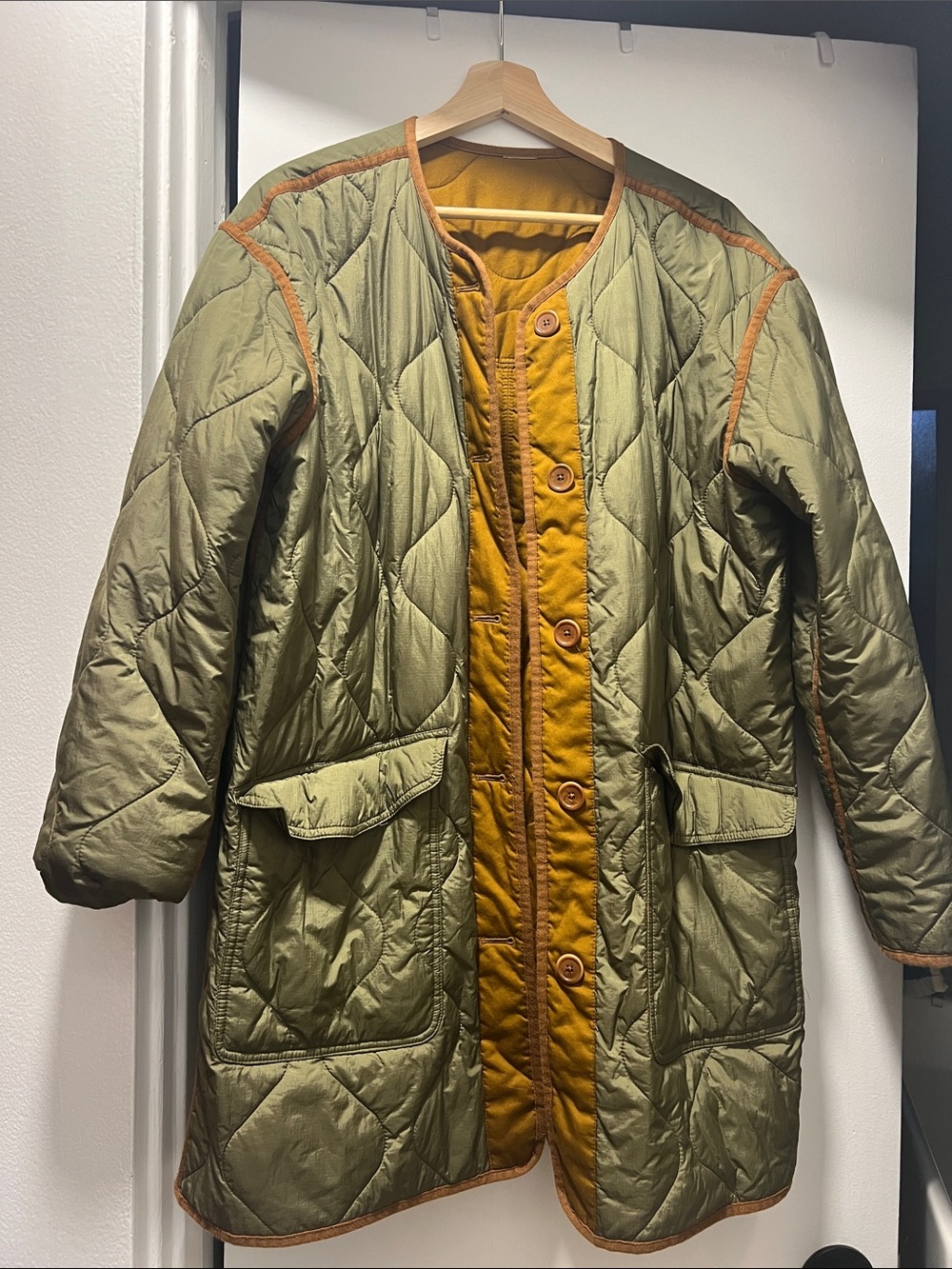 Madewell Reversible Quilted Long Puffer Coat. Army green and Rust. Size L.
